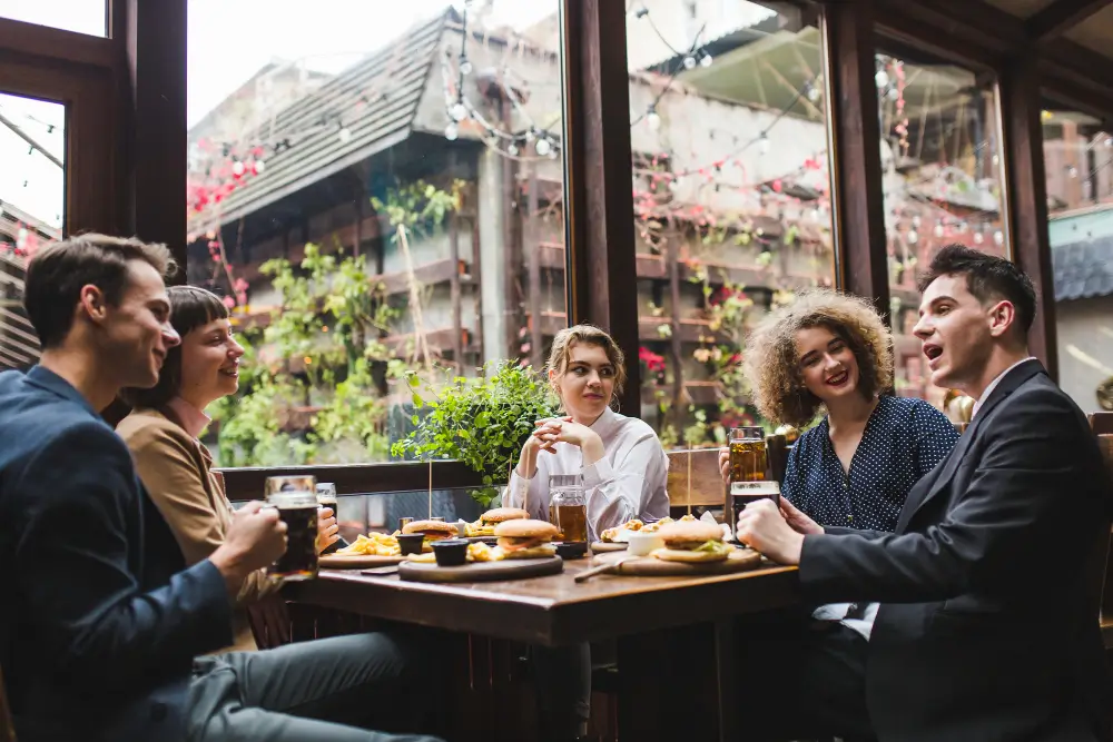 restaurants near Cumberland Mall